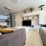 Sea Breeze Terrace - *