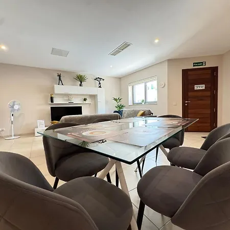 בית נופש Sea Breeze Terrace - מרססקלה