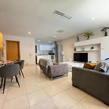 Feriehus Sea Breeze Terrace - *